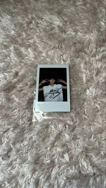 LUCY 루시 원상 친필 사인 폴라로이드