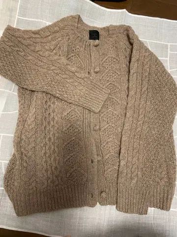 늑대와 올빼미 케이블 니트 가디건