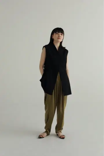 louren slub tweed shape vest 블랙