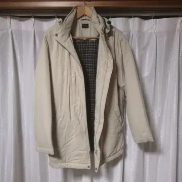 LACOSTE 후드 부착 아이보리 자켓