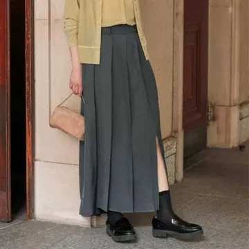 titivate 티티베이트 사이드 슬릿 플리츠 스커트