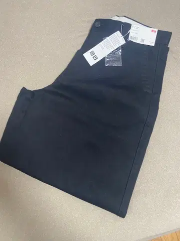 [ 미사용 새상품 ] 유니클로 U 와이드 핏 치노 남성용 W82 블랙