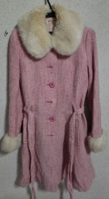 Emily Temple cute 핑크 코트