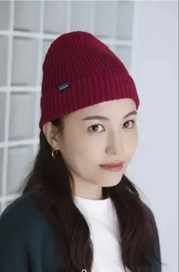 새상품 patagonia 피셔맨즈 롤 비니 레드