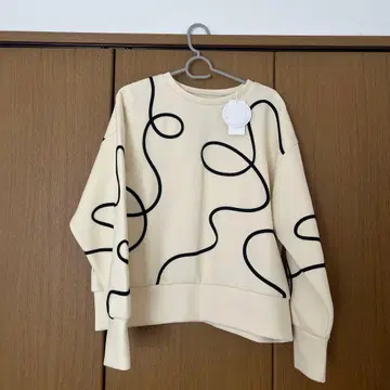 [ 미사용 새상품 ] 어반 리서치 코드 자수 종이상자 상의