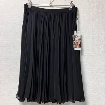 [ 택 포함 새상품 ] 그레이스 콘티넨탈 블랙 플리츠 스커트