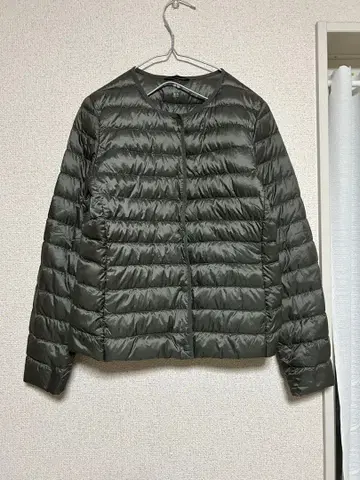UNIQLO 카키 다운 자켓 M 사이즈