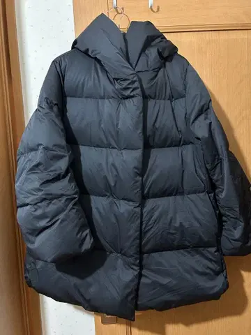 컨디션 최상 유니클로 파우더 다운 숏코트 XL 블랙