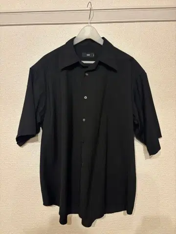 HARE 블랙 반팔 셔츠 small