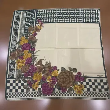 미사용 pierre cardin 플라워 무늬 빈티지 실크 스카프 87.5