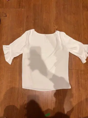 ANAYI 화이트 셔츠 프릴 소매