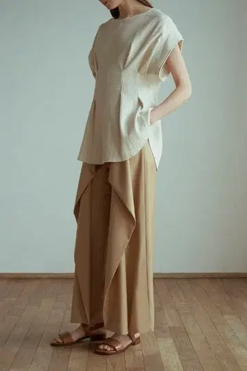 CLANE SQUARE FRILL PANTS