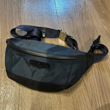 ANA 오리지널 디자인 웨스트 파우치 네이비 master-piece