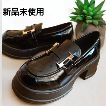 로퍼 통굽 버클 포함 에나멜 블랙 24cm