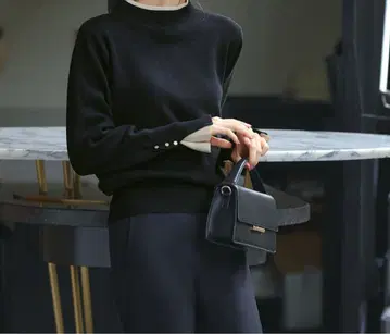 블랙 니트 긴팔 RUIRUE BOUTIQUE