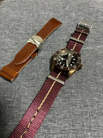 자동 와인딩 손목시계 버건디 스트랩