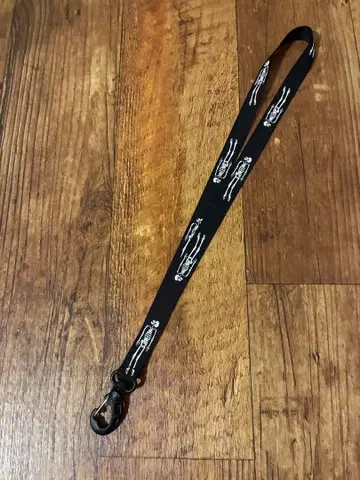 CHALLENGER SKULL PRINTED NECK STRAP