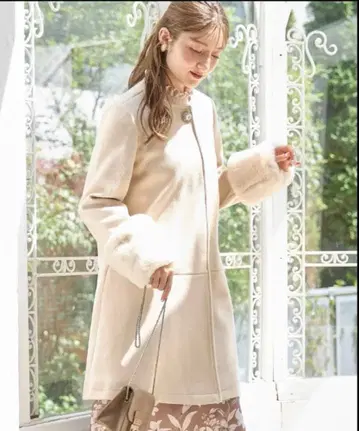 tocco closet 2WAY 소매 퍼 클리어 비쥬 노카라 코트
