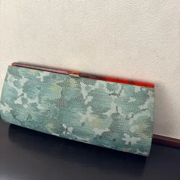 그린 컬러 꽃무늬 가마구치 백