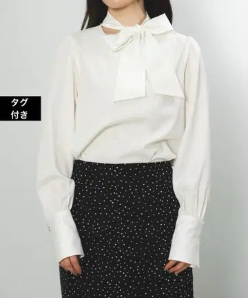 [ 택 포함 새상품 ] SENEE 리본 타이 블라우스