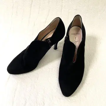 새상품급 [kandmatsu 카네마츠] 블랙 숏부츠 V컷 24.5