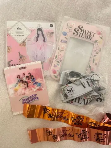 쿠리타 나츠카 아크릴 스탠드 외 세트