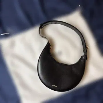 FURLA 숄더백 블랙 정가 37400엔