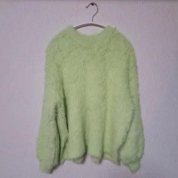 Mila Owen 연한 녹색 퍼 긴팔 스웨터