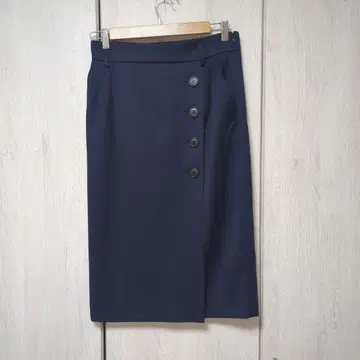 B ability BOSCH 네이비 버튼 포함 타이트 스커트 40