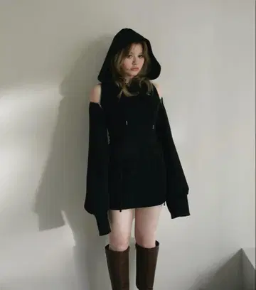 ANDMARY 후드 부착 오프숄더 원피스