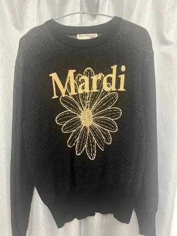 마르디 꽃무늬 블랙 맨투맨