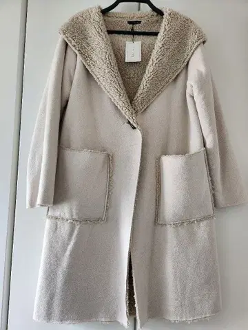 미사용 새상품 후드 부착 보아 롱 코트 M 사이즈