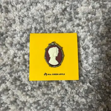 얼룩 있음 Mrs. GREEN APPLE 바벨 실루엣 핀 배지
