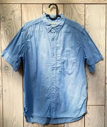 White Mountaineering 버튼 다운 반팔 셔츠