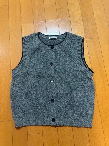 BEAUTY&YOUTH 유나이티드 애로우즈 그레이 니트 베스트