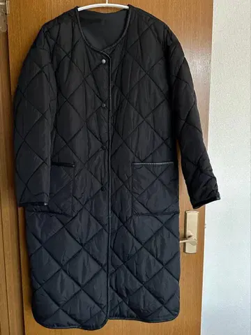 블랙 퀼팅 롱 코트
