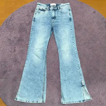 캘빈클라인 하이라이즈 플레어 청바지