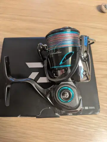 Daiwa Emeraldas AIR FC LT2500S 스피닝 릴