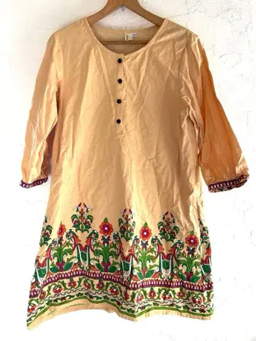 [ 티티카카 ] 7부 소매 보태니컬 무늬 원피스