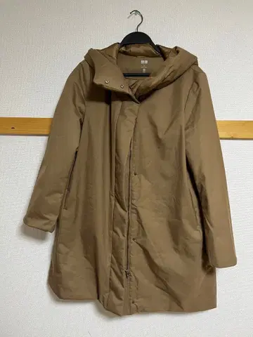 유니클로 후드 부착 롱 다운 코트