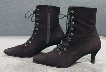 SHOE GALLERY OTA 블랙 스웨이드 레이스업 숏부츠