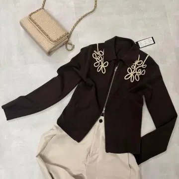 인기 상품!! 새상품 코드 자수 W 지퍼 브라운 긴팔 가디건