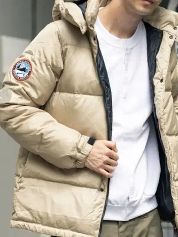 아크테크 익스플로러 후드 부착 다운 자켓 베이지 M 사이즈