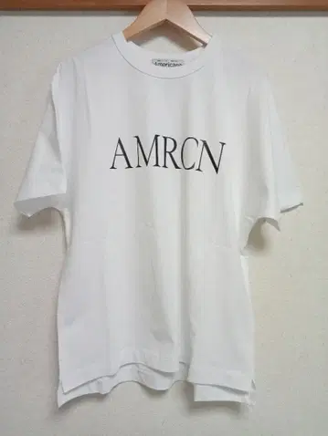 AMERICANA의 모던한 T셔츠