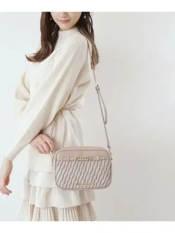 질 바이 질 스튜어트 퍼피 미니백 베이지