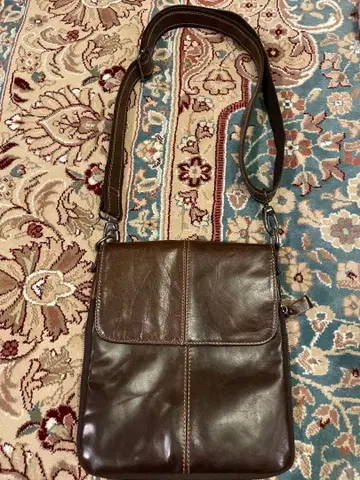 브라운 가죽 숄더백