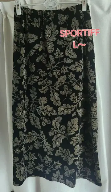 상태 최상 SPORTIFF L 사이즈 가을/겨울 롱 스커트 벨로아