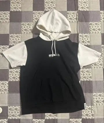 MOZ 반팔 후드티