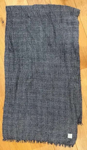 미사용 새상품 LOCALLY 그레이 체크 무늬 스톨