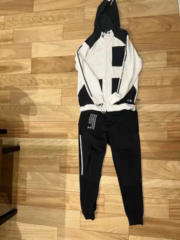 언더아머 후드 부착 저지 세트